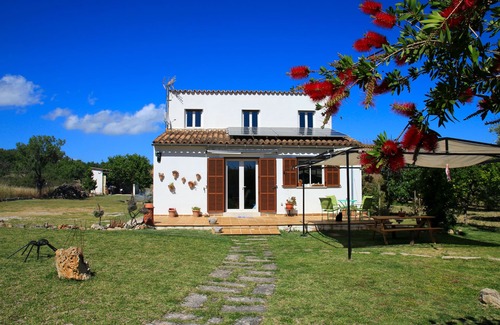 Selva House | Idyllic finca with mountain views, overflow pool, peaceful natural surroundings