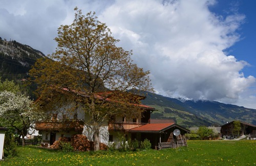 Mayrhofen House | Idyllic house, close to the center but quiet