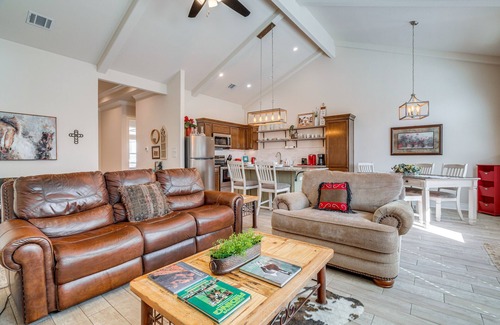 Highland Lake Estates House | Idyllic Lago Vista Home < 1 Mi to Lake Travis!