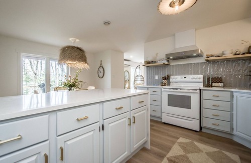 Halifax County Apartment | Idyllic Lakefront Retreat 20 mins from Halifax