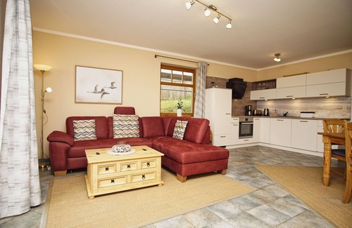 Neuendorf Apartment | Idyllic location, vacation apartment with terrace, sea view - Haus Sonnenblume FeWo 04