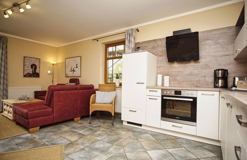 Neuendorf Apartment | Idyllic location, vacation apartment with terrace, sea view - Haus Sonnenblume FeWo 04