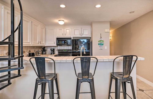Walden on Lake Conroe Condo | Idyllic Montgomery Condo w/Pool & Lake View!