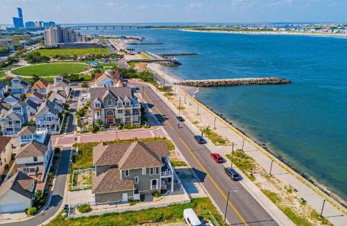 Atlantic City House | Idyllic Oceanfront Home on Atlantic City Boardwalk