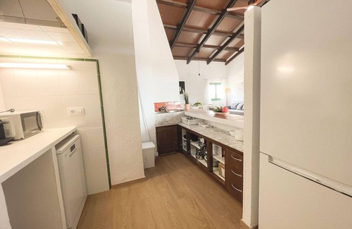 Deltebre Cottage | Idyllic Rural Retreat: Spacious 4BR House, BBQ, Wi-Fi, Near Beaches & Delta Wildlife Reserve