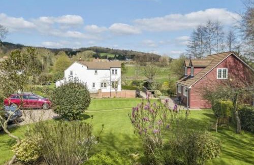 Blaisdon Apartment | Idyllic with Stream - Hot Tub - Pet ok- Walk 2 Pub