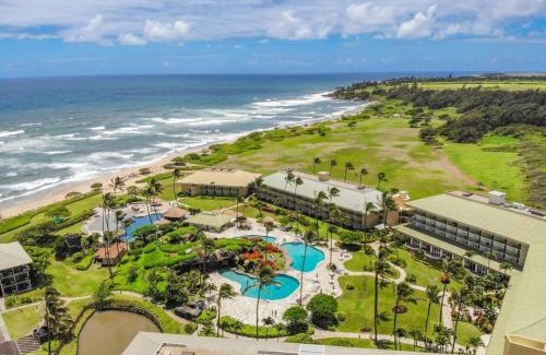 Hanamaulu Apartment | Idyllic Yet Simple Oceanfront Resort Stay