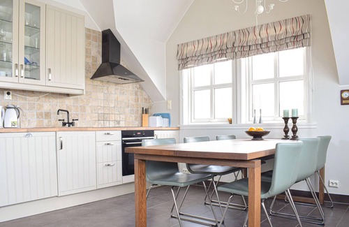 Austevoll House | Idyllically located awaits you this charming cottage and its terrace.