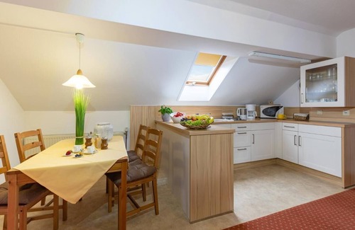 Safferstetten Apartment | Idyllisch liegende Ferienwohnung mit Südbalkon