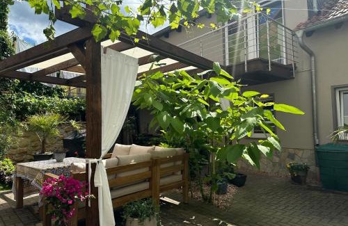 Jena Apartment | Idyllisches Haus Ferienwohnung in Jena direkt an der Saale
