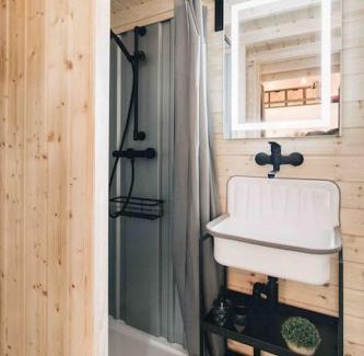 Loebau Apartment | Idyllisches Tiny House III mit Sauna