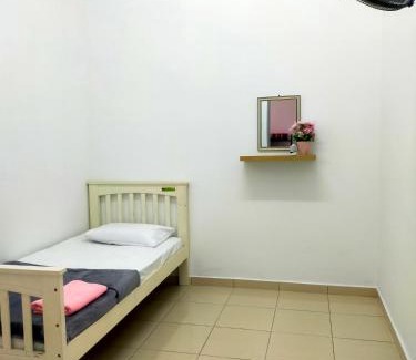 Jasin House | iERYN HOMESTAY