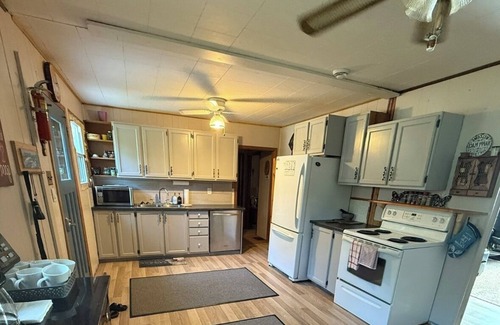 McMurrich/Monteith Cottage | If you’re looking for a lake view we have. Beautiful home right on the water!
