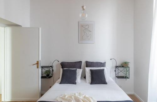 Cailina Apartment | iFlat Colosseo Modern Apartment