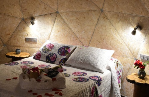Prades Bed & Breakfast | Iglús de las Estrellas. ¡para Estar más Cerca del Cielo!