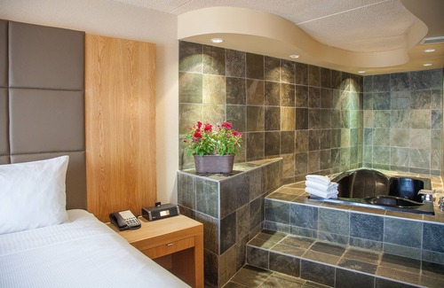 Red Deer Hotel | iHOTEL & Conference Center Red Deer