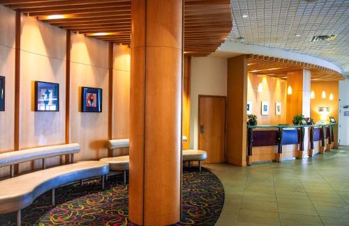 Red Deer Hotel | iHOTEL & Conference Centre Red Deer