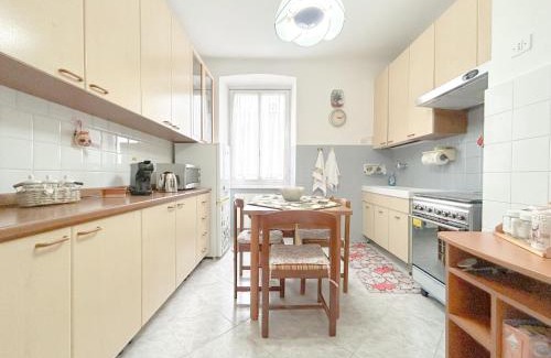 Rivarolo Ligure Apartment | Ikea e Metro 7 min - Appartamento Con Free Wifi