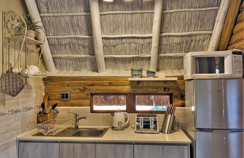 Hammanskraal Cabin | iKhaya LamaDube Game Lodge
