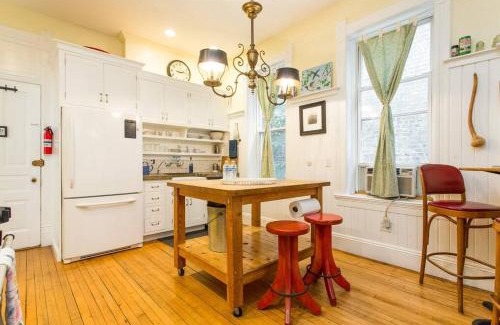 West Town Apartment | iKlektik House/BlueJay