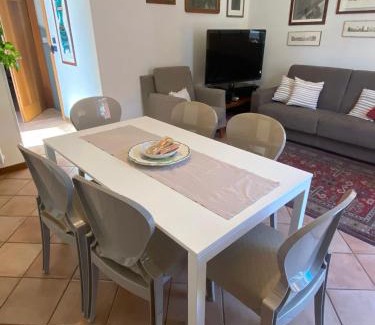 Est Apartment | IL BALCONE DI AURORA