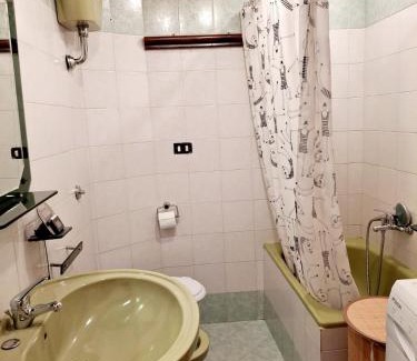 Celano House | Il balcone sulla Marsica