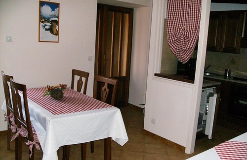 Villar San Costanzo Bed & Breakfast | Il Barucin