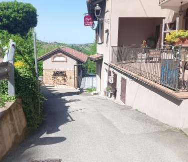 Castellinaldo Bed & Breakfast | Il Borgo B&B