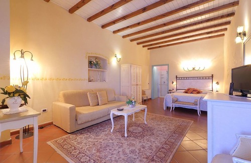 Signa Hotel | Il Borgo Di Villa Castelletti