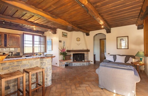 Gaiole in Chianti Villa | Il Colombaio In Gaiole in Chianti, Tuscany