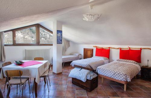Villar San Costanzo Apartment | Il Faggio