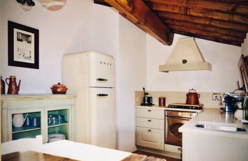 Serravalle Pistoiese Apartment | Il Glicine @ Casa d'Olival - Enchanting Tuscan Retreat: an Unforgettable Escape