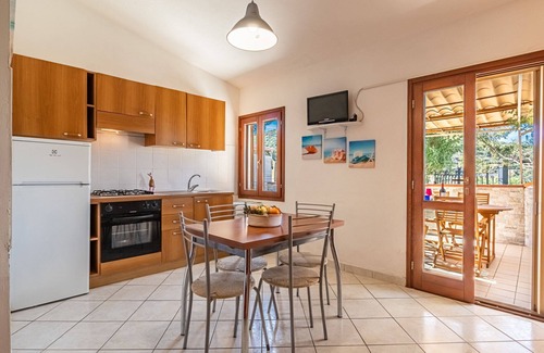 Innamorata House | Il Nido offers a relaxing vacation a stone's throw from the sea.
