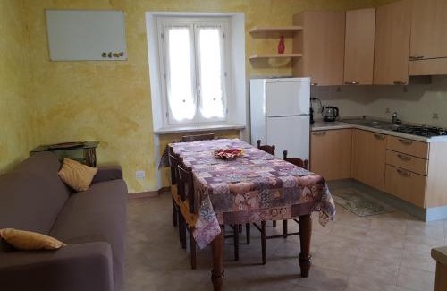 Calolziocorte Apartment | Il Palazzo apartment with a view of the lake and nature