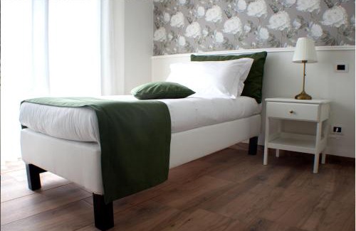 Pontinia House | Il Piccolo Eden