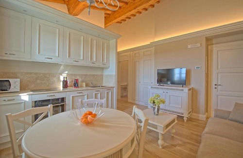 Vinci Apartment | Il Sole di Vino by PosarelliVillas