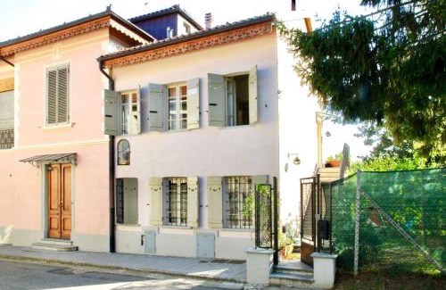San Paolo Solbrito House | Il Villino Rosa