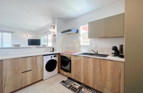 L'Ile-Rousse Apartment | Ile Rousse T2 proche centre-ville