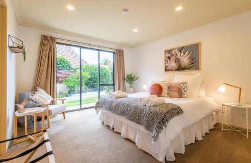 Lynmore House | Iles Inn