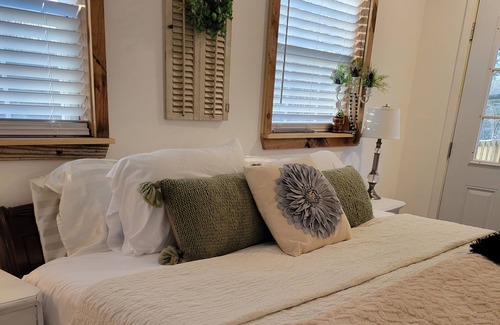 Shreveport Apartment | Iles Oasis is a private secure stunning space! All that is missing is you!