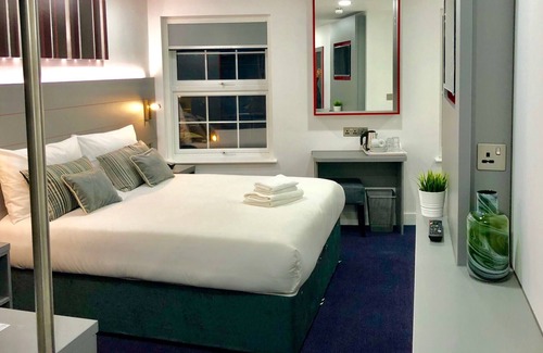 Seven Kings Hotel | Ilford Hotel Goodmayes