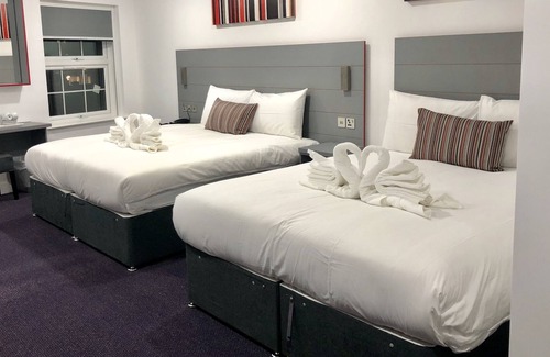 Seven Kings Hotel | Ilford Hotel Goodmayes