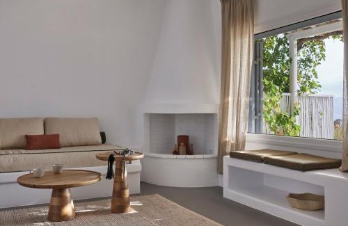 Adamas Apartment | Iliana Olive Branch