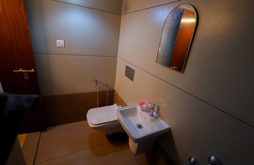 Kumarakom Hotel | Illikkalam Lakeside Cottages