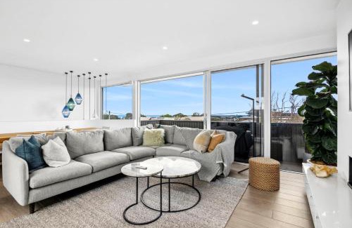 Torquay House | Illume - Light, Warm, Contemporary Designer Luxury