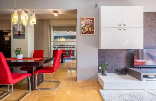 Sofia City Center Apartment | iLonka's Home 1 BDR with Workspace and Terrace