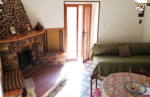 Benevento House | "IlPostoVerde" COUNTRY HOUSE WITH POOL SOL 6-