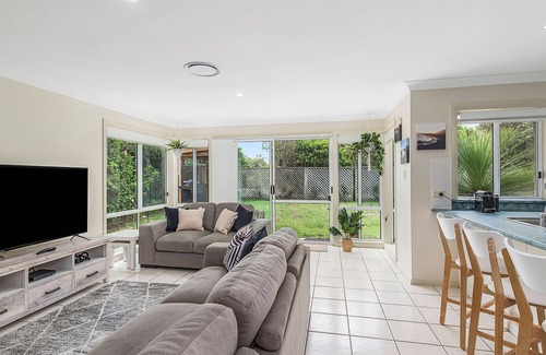 Dunbogan House | Iluka Breeze - Holiday Oasis