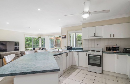 Dunbogan House | Iluka Breeze - Holiday Oasis