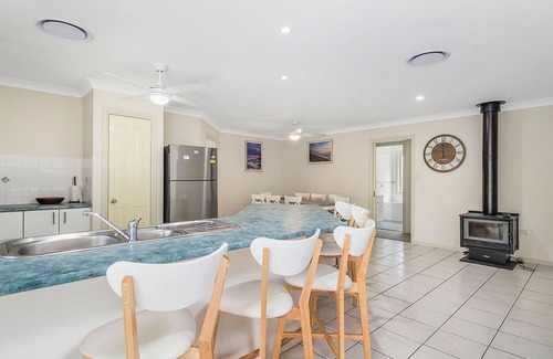 Dunbogan House | Iluka Breeze - Holiday Oasis